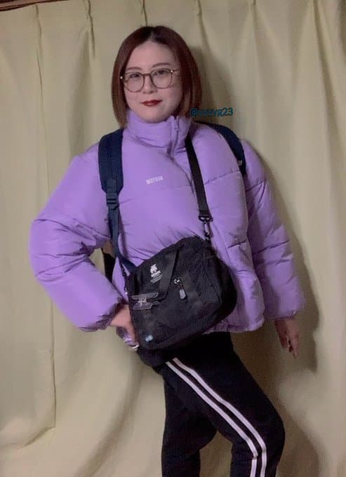 地味ハロウィン傑作選まとめ:ありえない色のダウン着て観光地で写真撮ってるインバウンド客