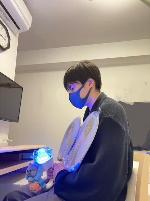 地味ハロウィン傑作選まとめ:マスクを外そうとしたらメガネも取れた人