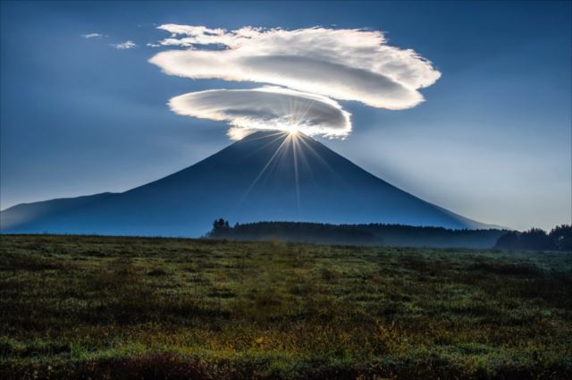 神秘的で奇跡を感じる写真・画像まとめ：富士山の日の出（朝霧高原）