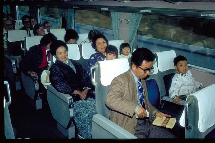 昭和の電車の車内風景まとめ：1977年の東海道新幹線の車内風景