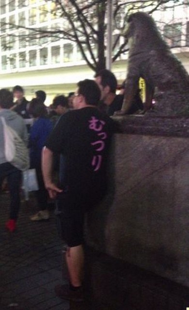 外国人が着てる面白くて変な日本語Tシャツまとめ：むっつり