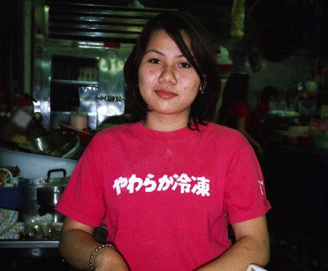 外国人が着てる面白くて変な日本語Tシャツまとめ：やわらか冷凍