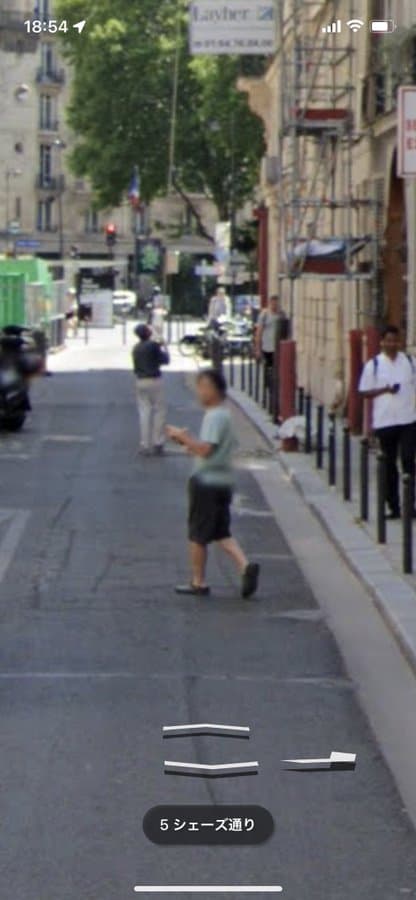 フランス・パリのGoogleストリートビューで「ひろゆき」！？『なんだろう モザイクかかってるのに誰だかわかるのやめてもらっていいですか』