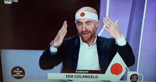 イタリアの公共放送でキャスターが鉢巻と日の丸の旗で日本を応援しドイツを煽るｗｗｗ