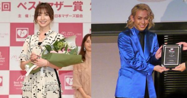 【左】ベストマザー賞：篠田麻里子 【右】イクメンオブザイヤー：りゅうちぇる