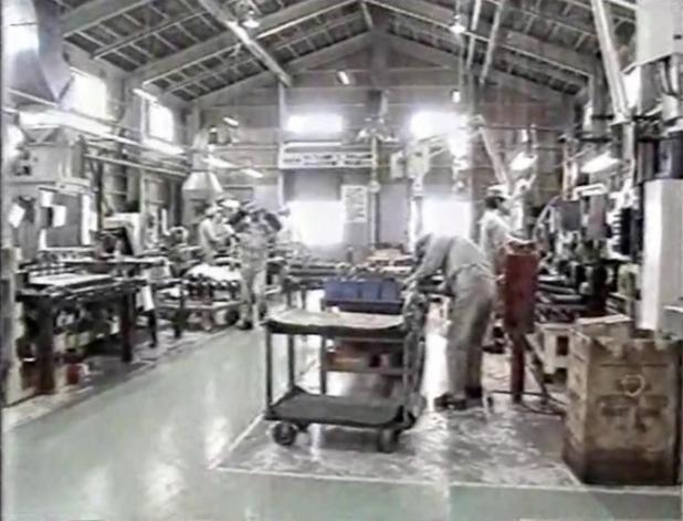 ヴァジラ・アヌッタラ ヒタ アビヴッディ精密機器工業に社名変更で完全にオウム化