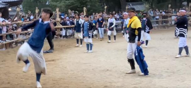 愛知県高浜市春日神社の「高浜おまんと祭り」が馬に飛び蹴りしたり、叩いたりと「動物虐待では？」と批判殺到！【動画有】