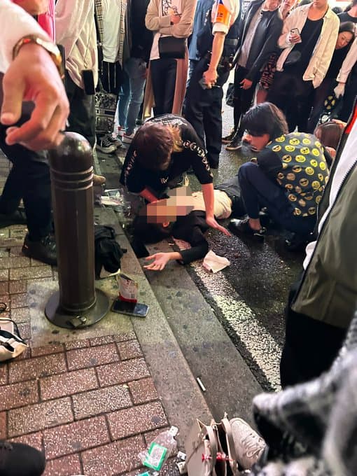 新宿歌舞伎町の花道通りでホストがカッターで刺される、20代の女を現行犯逮捕