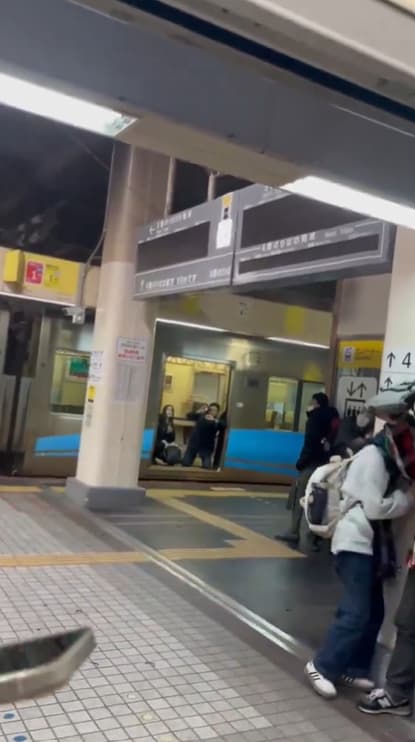 【電オタからの知識】駅構内で地震に遭ったら電車の中に避難してください！電車は落下物が少なく安全です！【動画有】